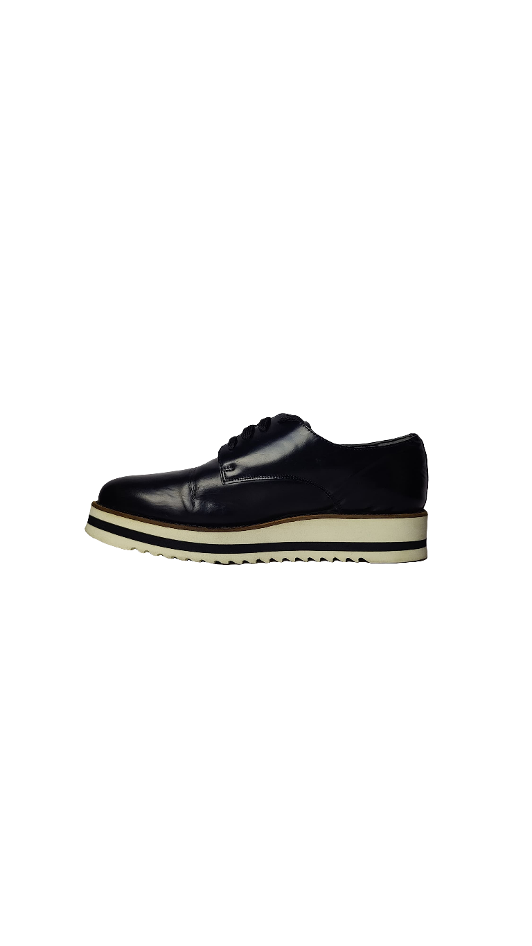Summit by White Mountain Heeled Oxford