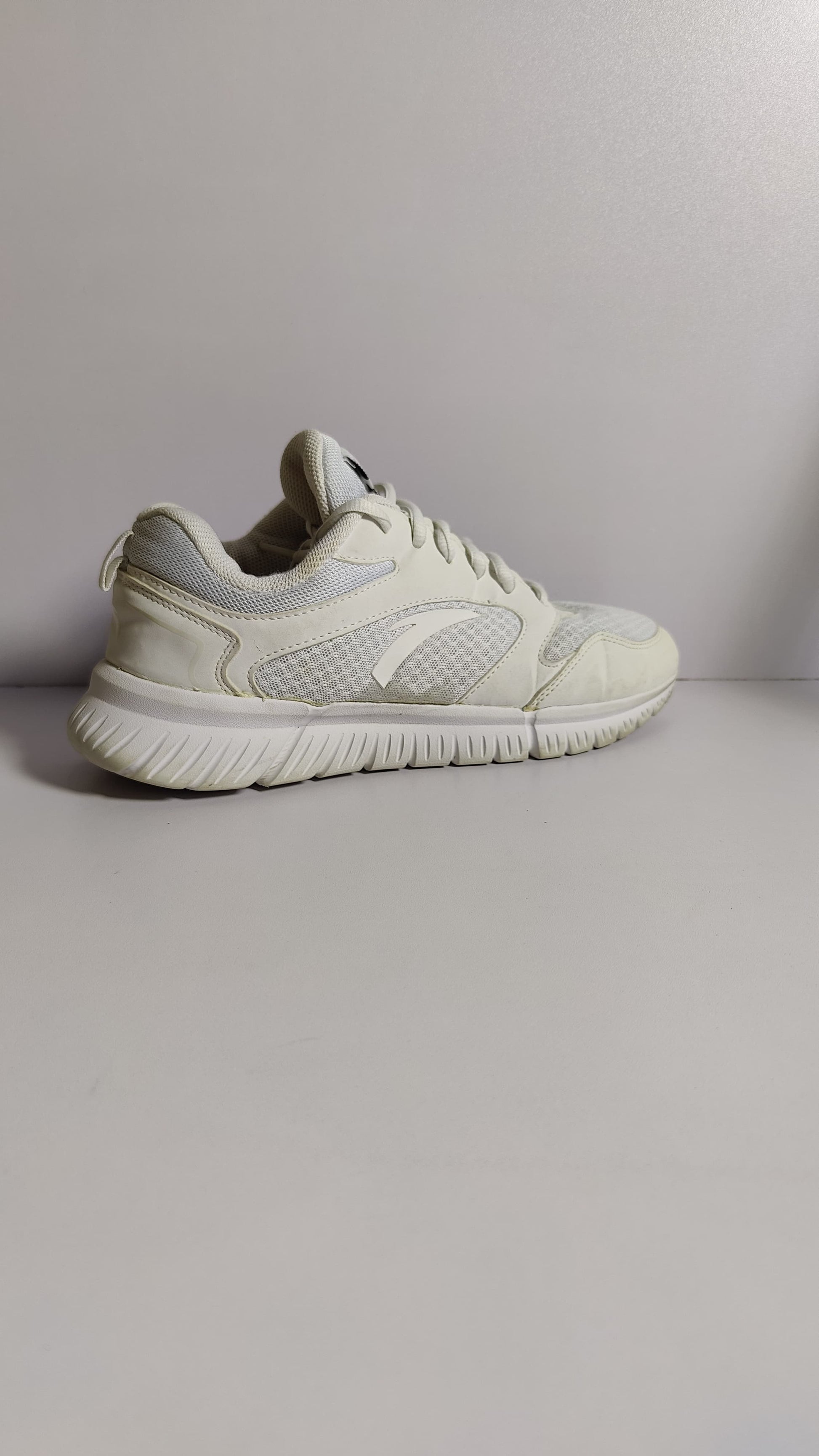 ANTA Running Series Sneakers (Women’s) – White