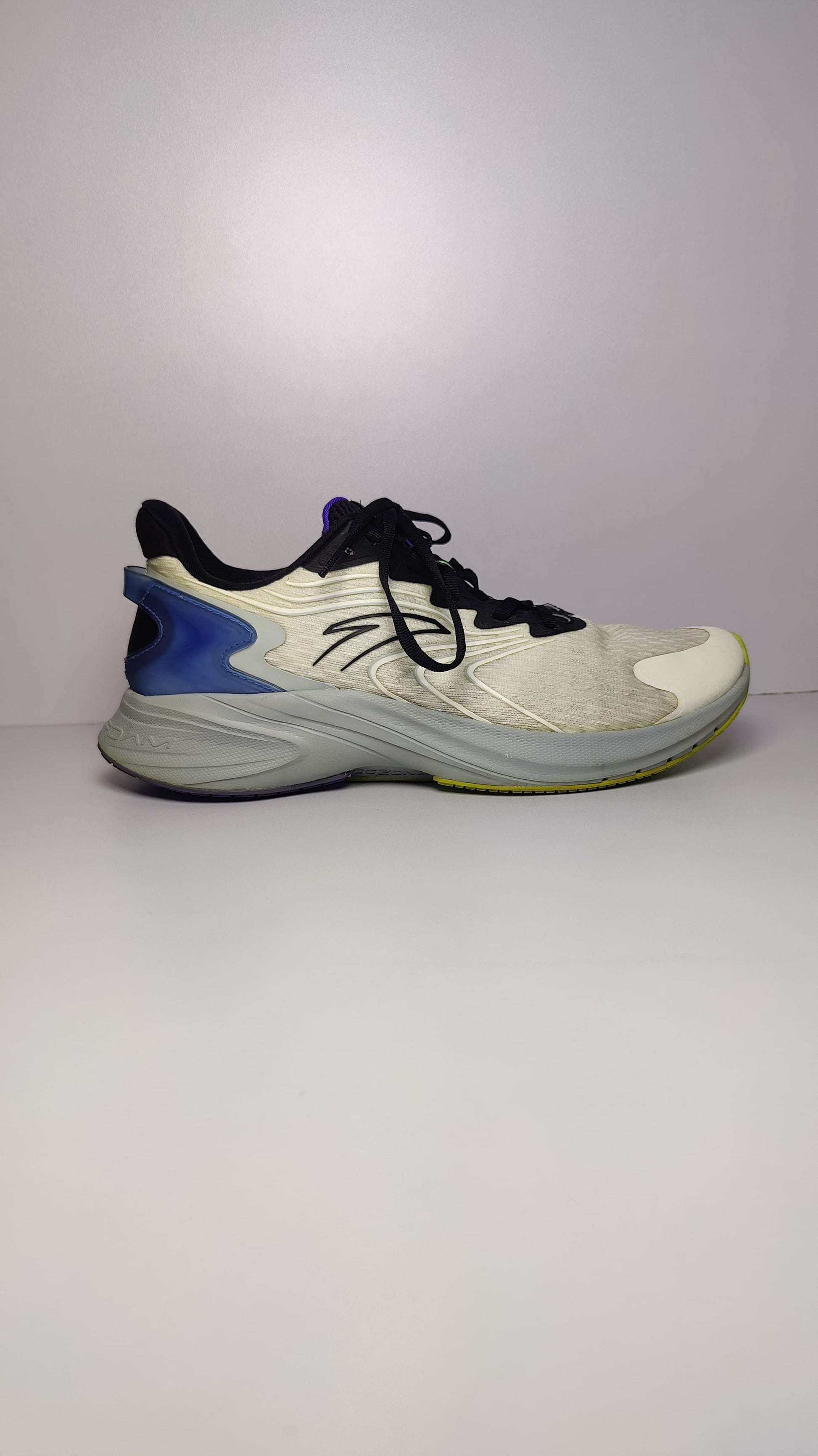 Anta Cross-Training Shoes – White/Blue/Black