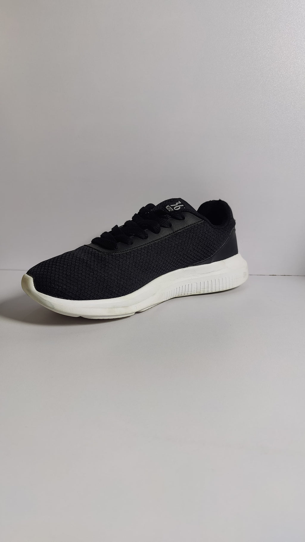 361° Low-Top Running Shoes – Black/White (Unisex)