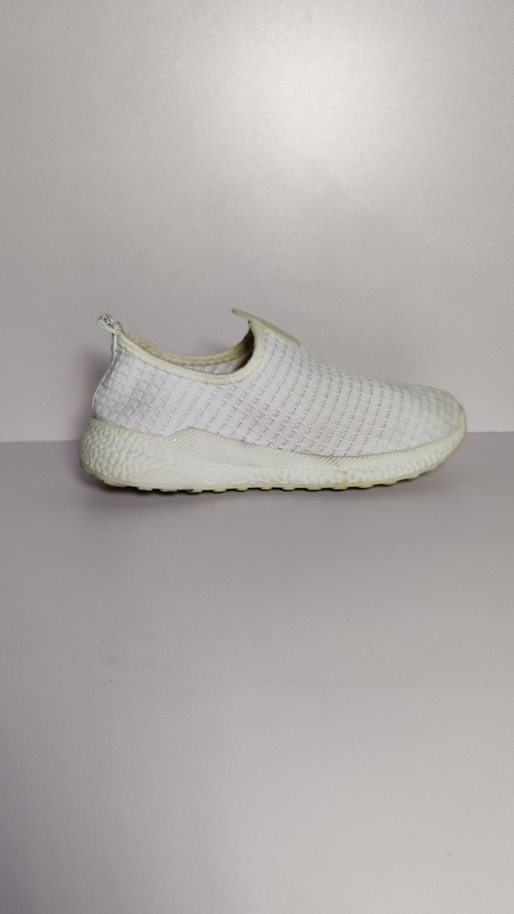 Women's Low-Top White Shoes
