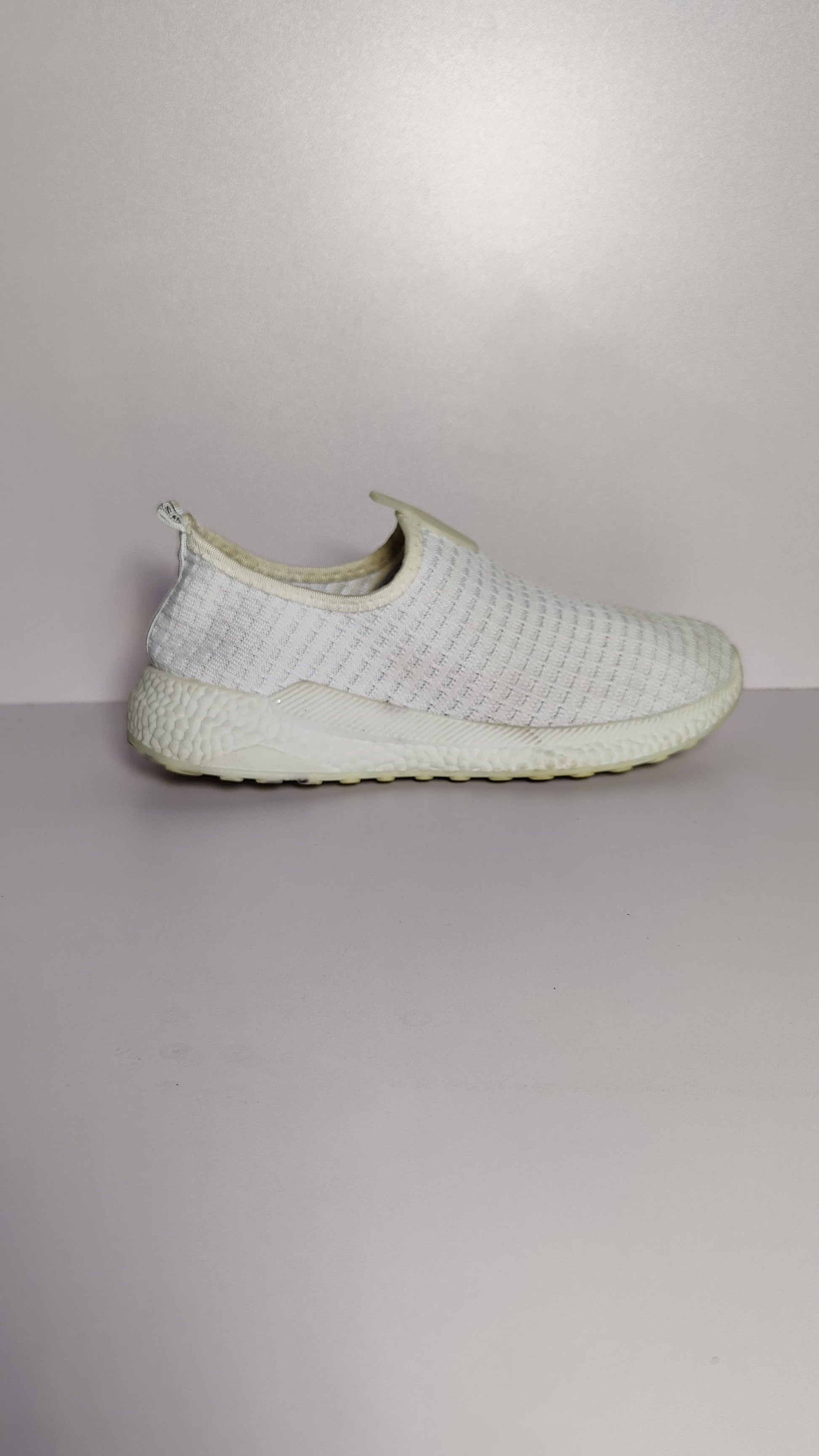 Women's Low-Top White Shoes