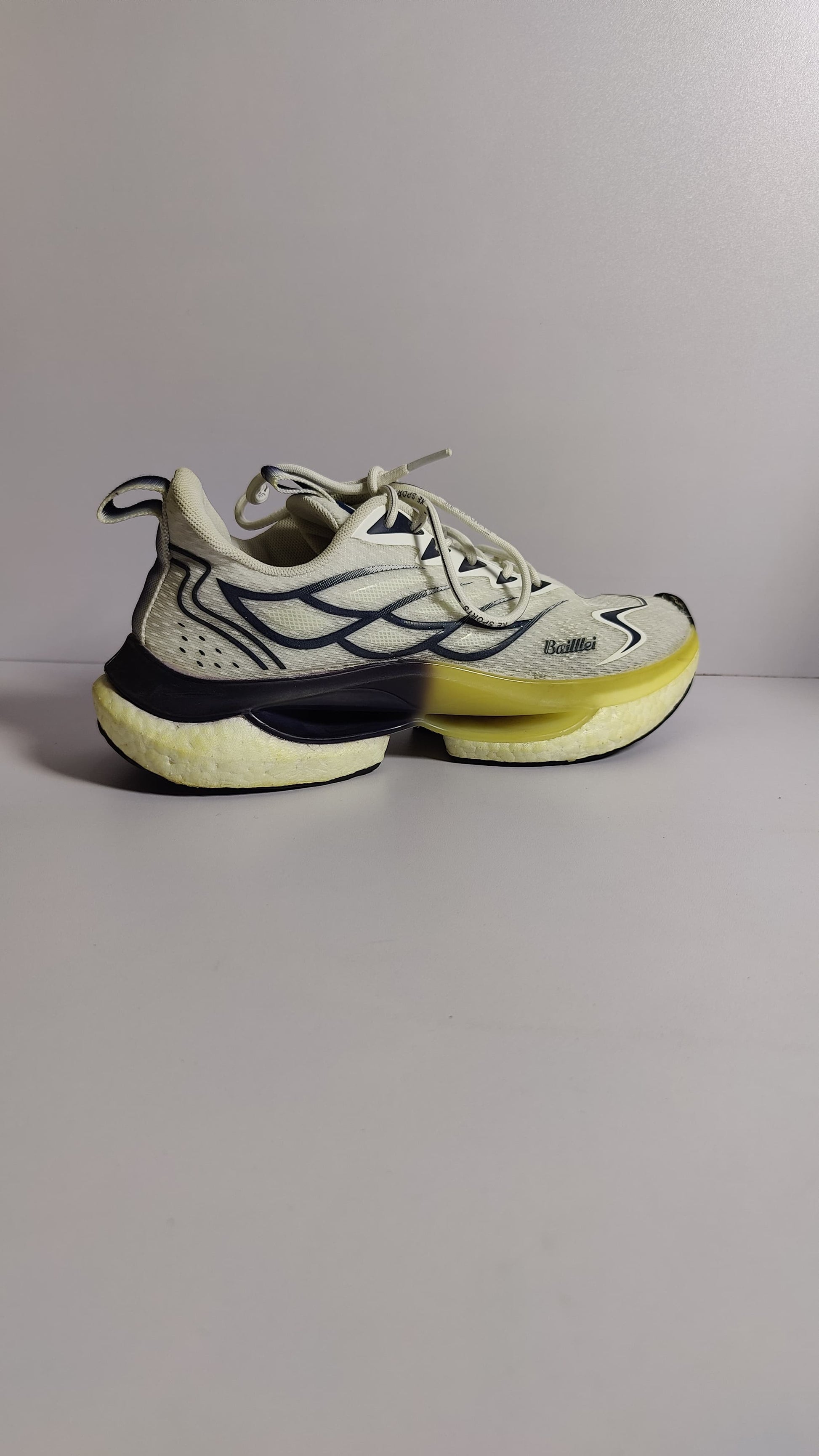 Men’s Sport Sneakers – Extra Boost