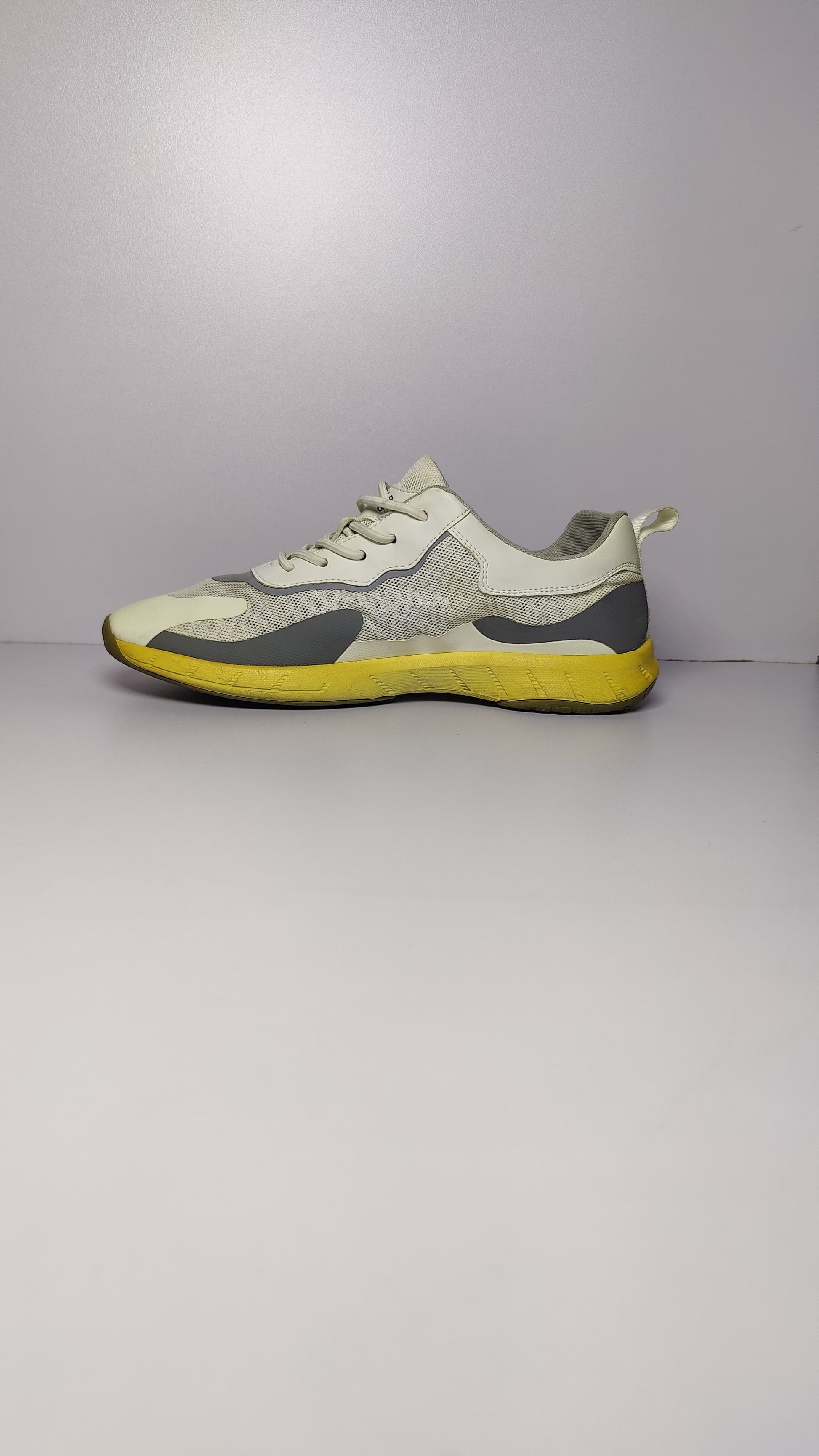 Open-Air Breathable Sneakers