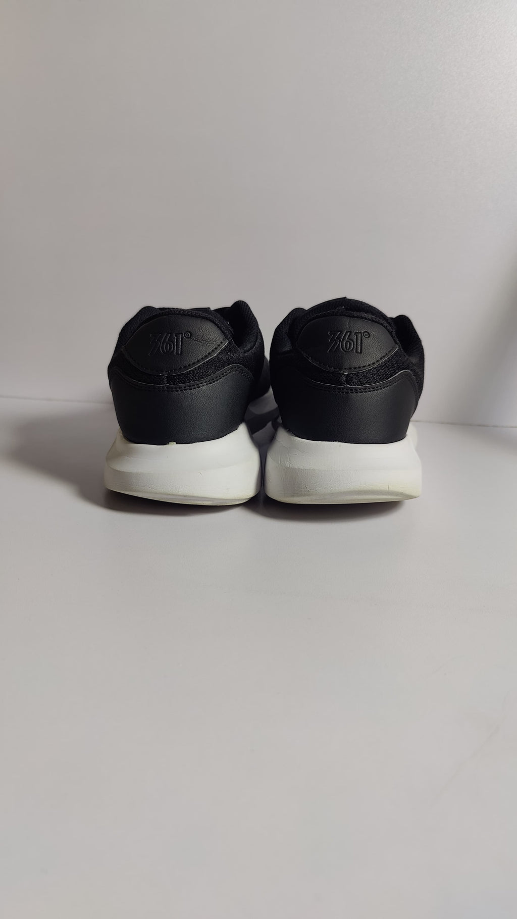 361° Low-Top Running Shoes – Black/White (Unisex)