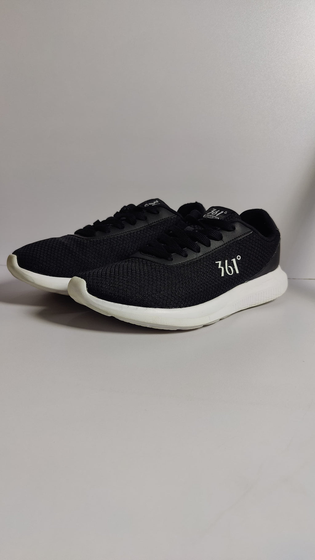 361° Low-Top Running Shoes – Black/White (Unisex)