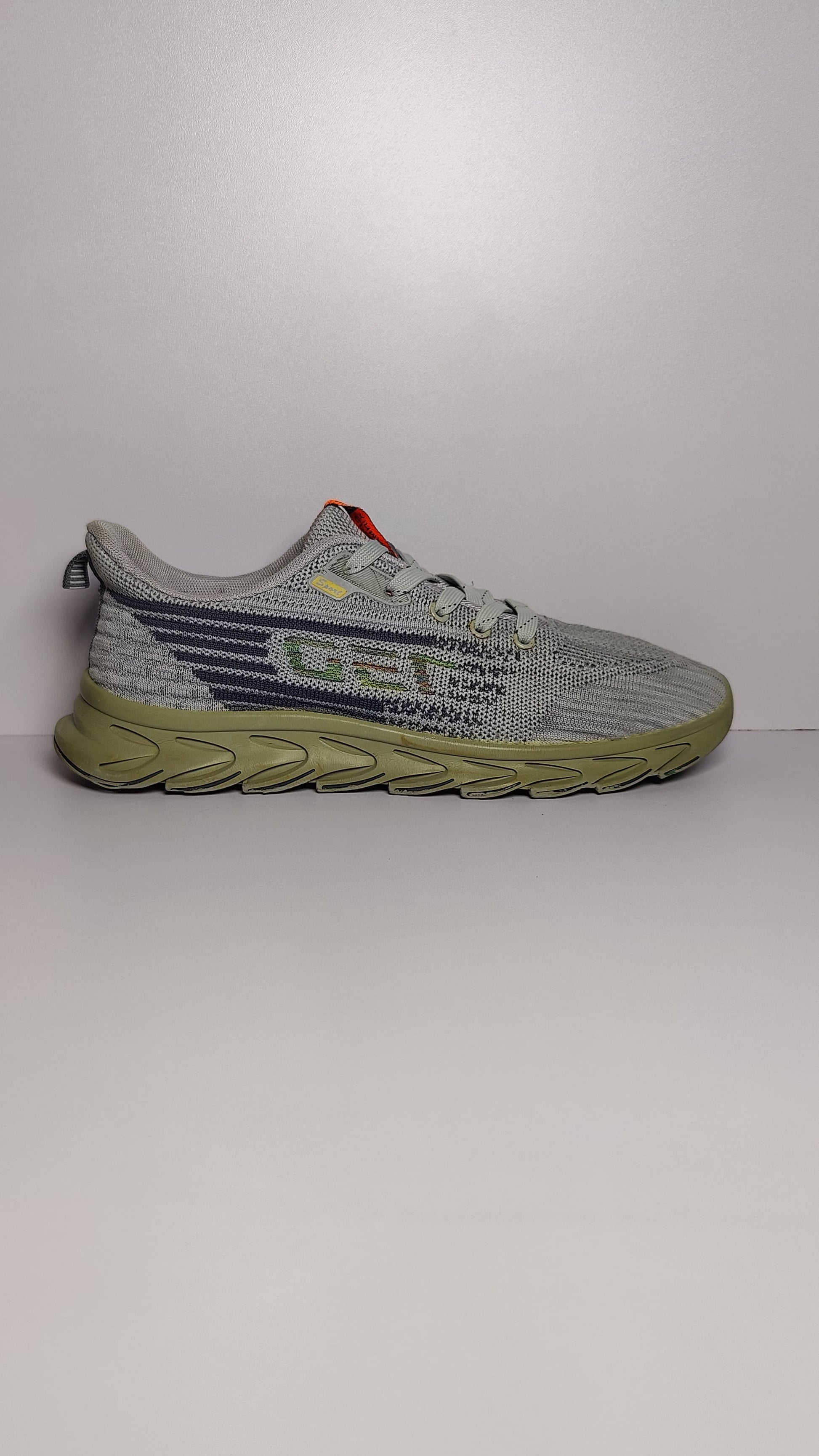 Lightweight Sports Sneakers