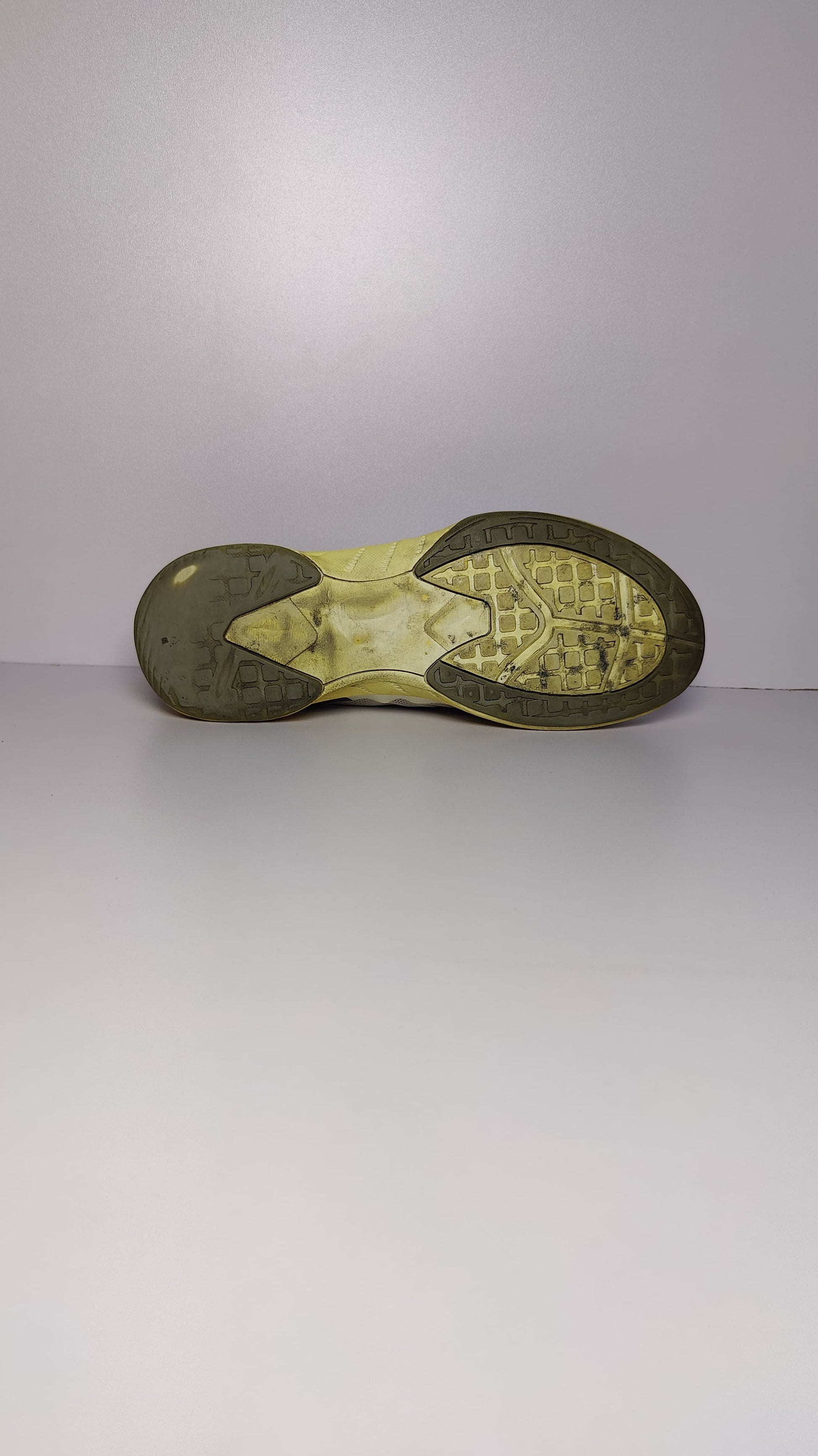 Open-Air Breathable Sneakers