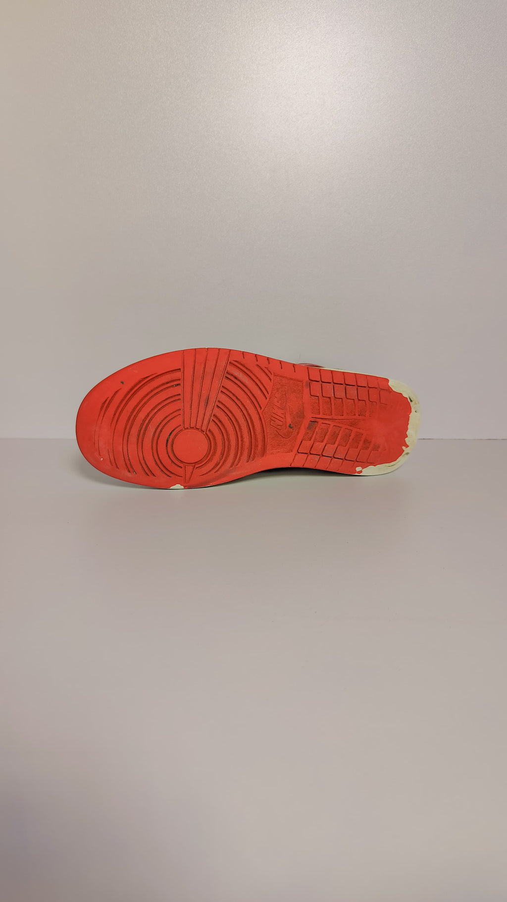Jordan 1 Mid ‘Black Sail Gym Red’