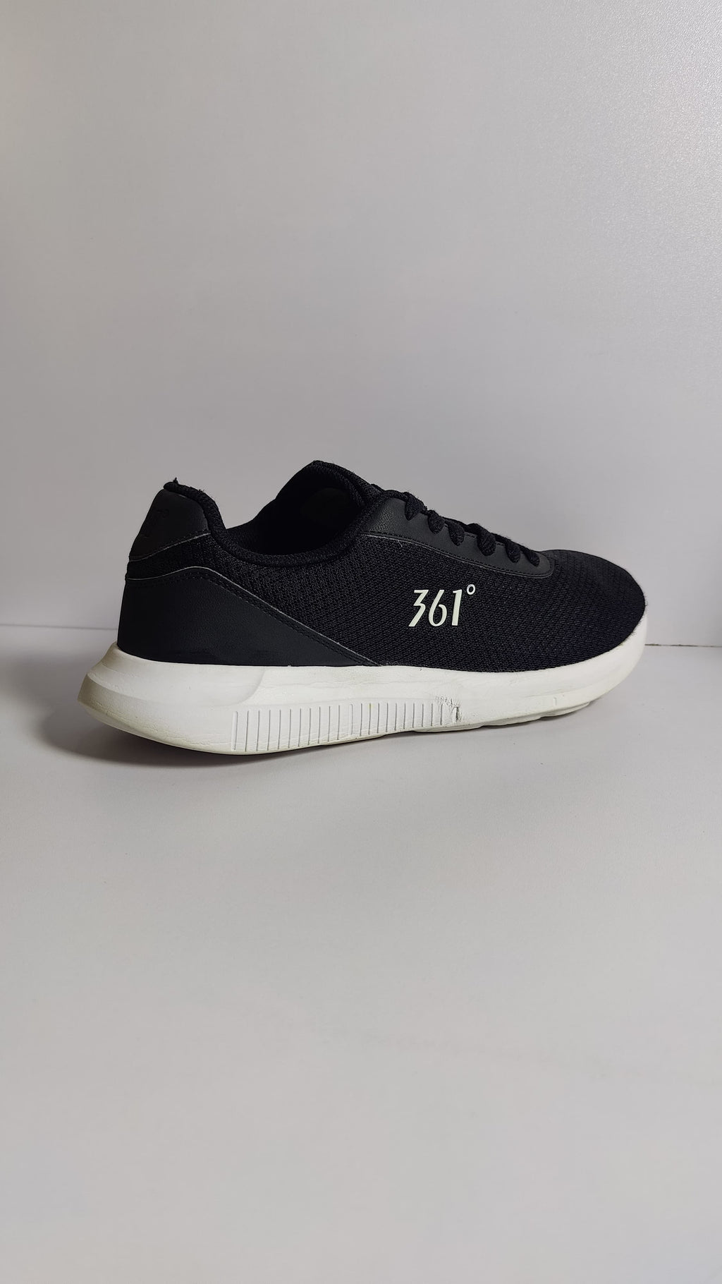 361° Low-Top Running Shoes – Black/White (Unisex)