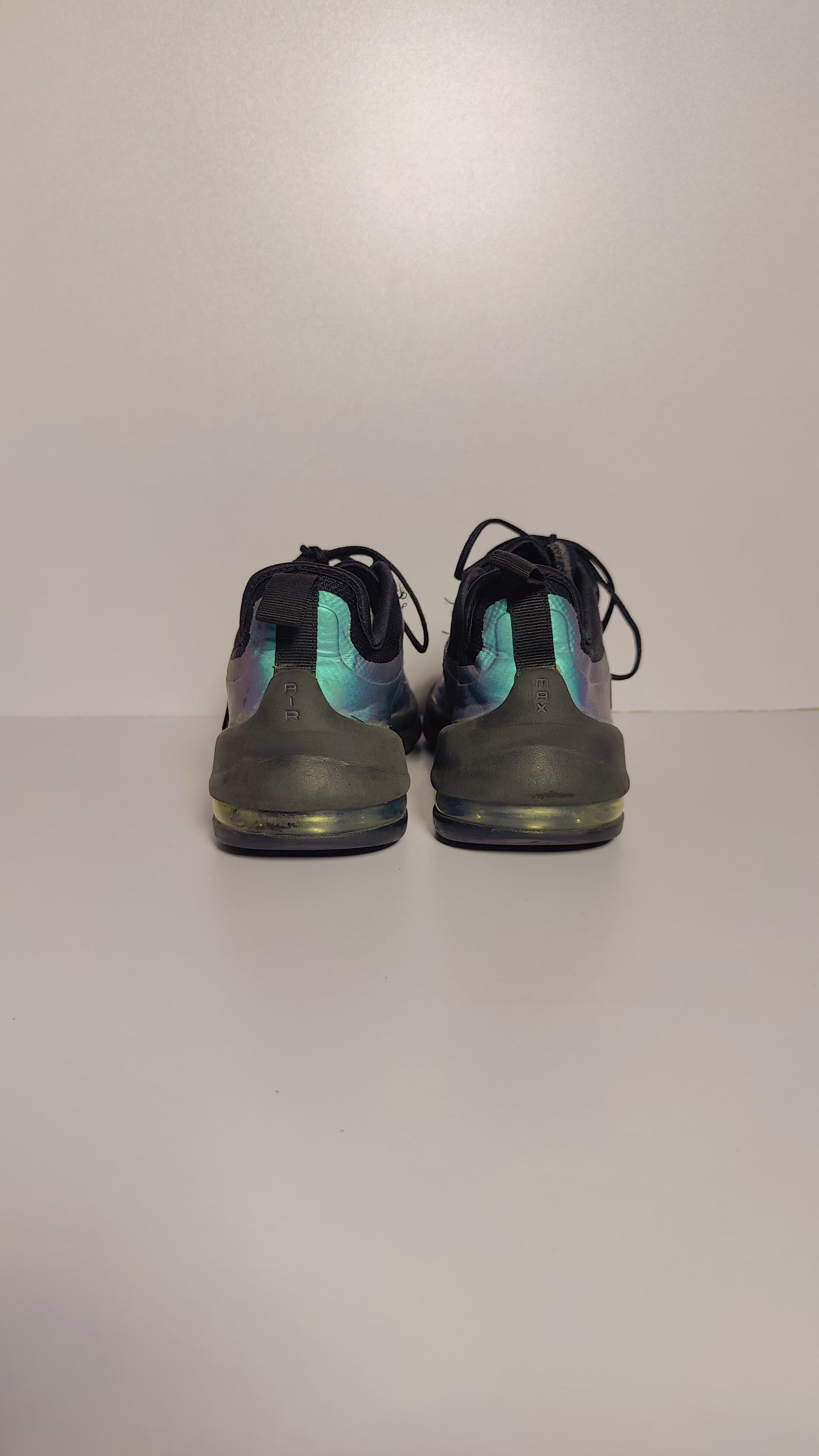 Nike Air Max Axis