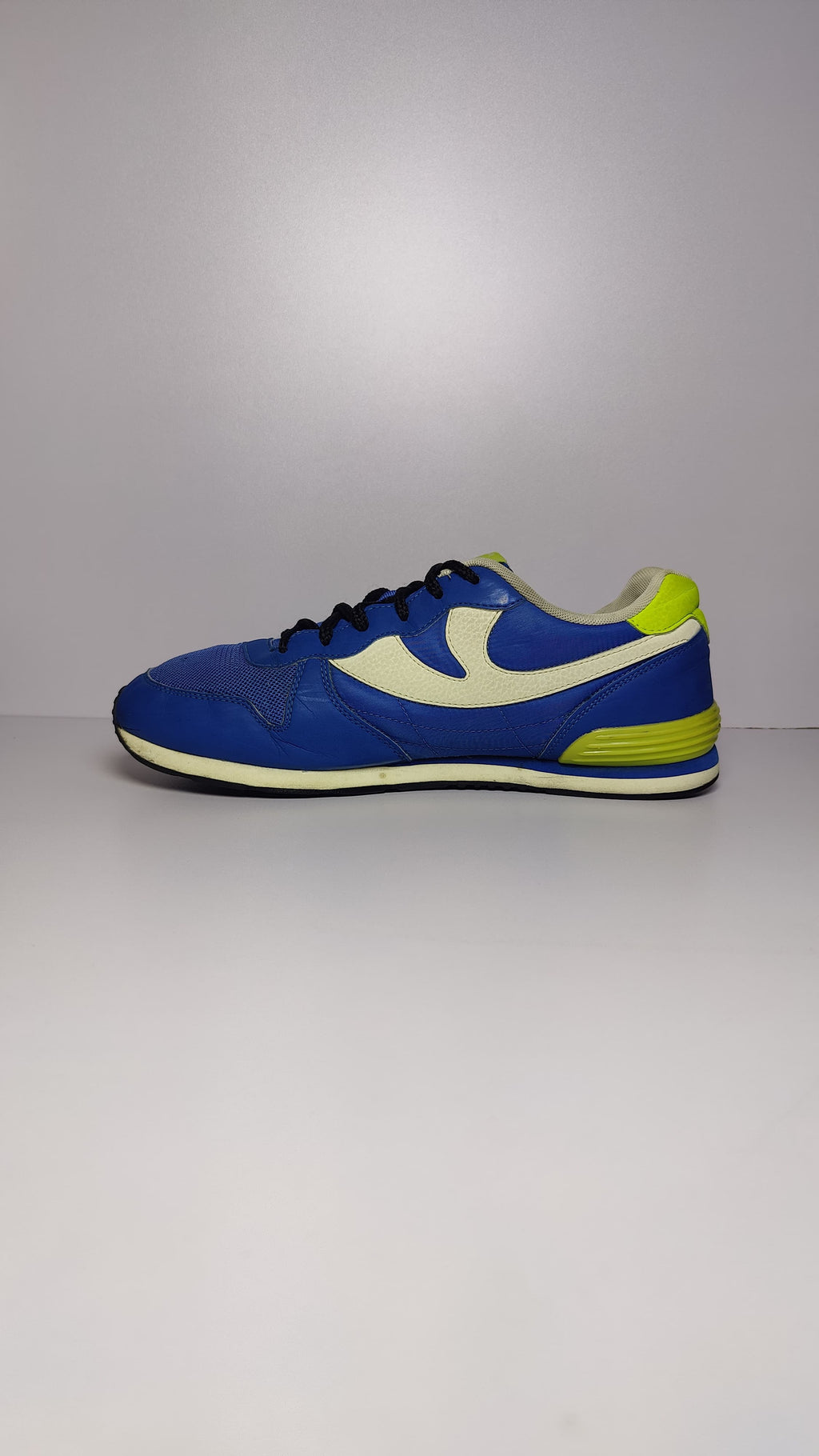 Shaq Basketball Shoes – Blue & Parrot