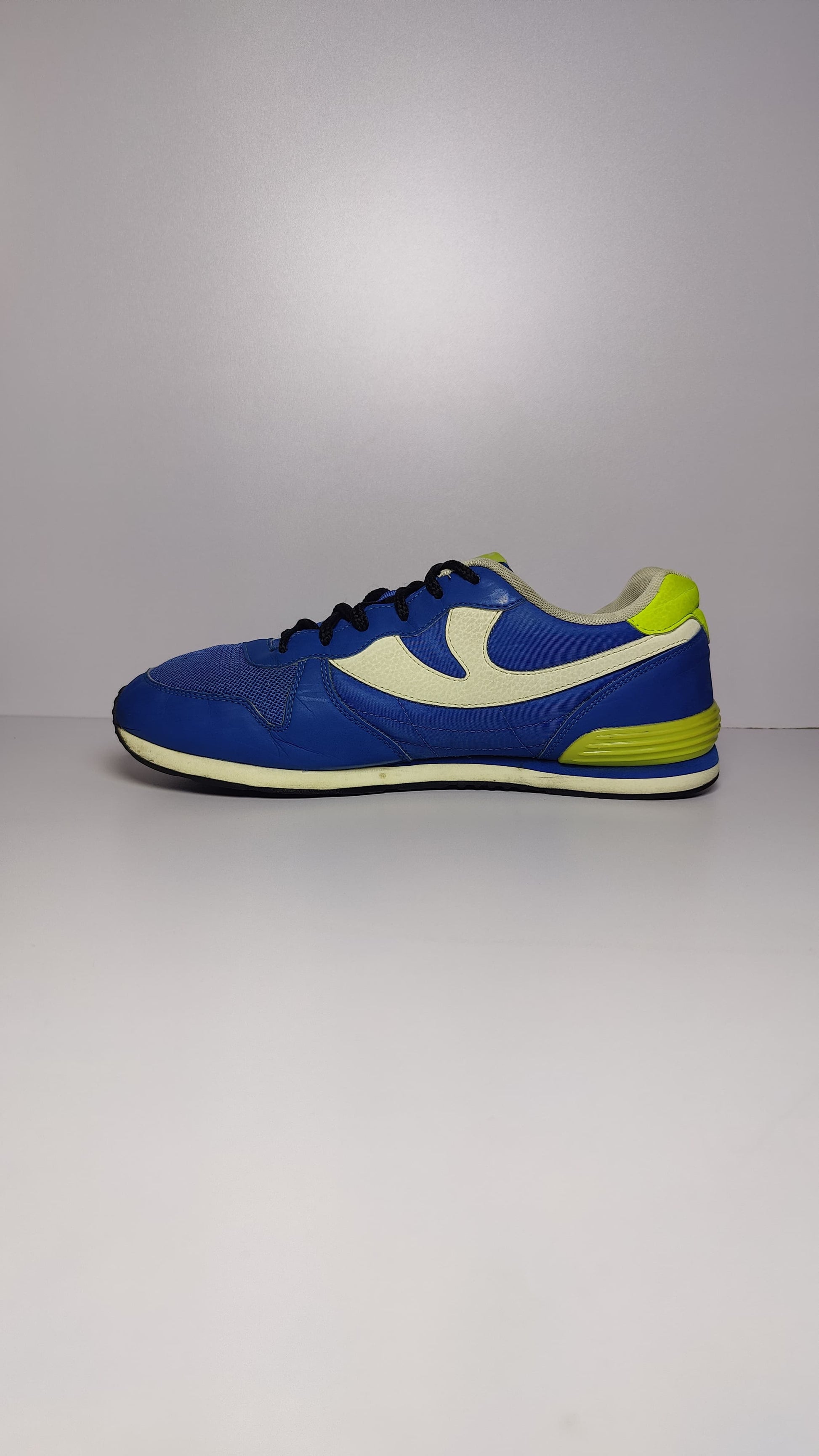 Shaq Basketball Shoes – Blue & Parrot