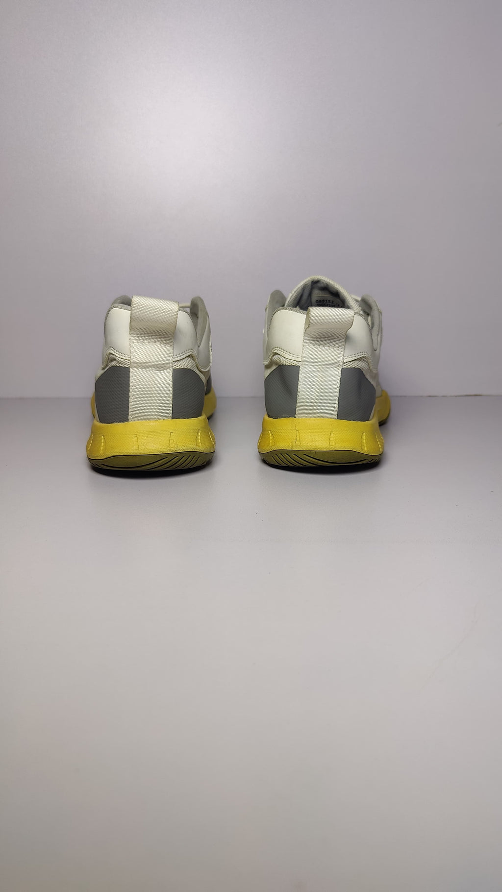 Open-Air Breathable Sneakers