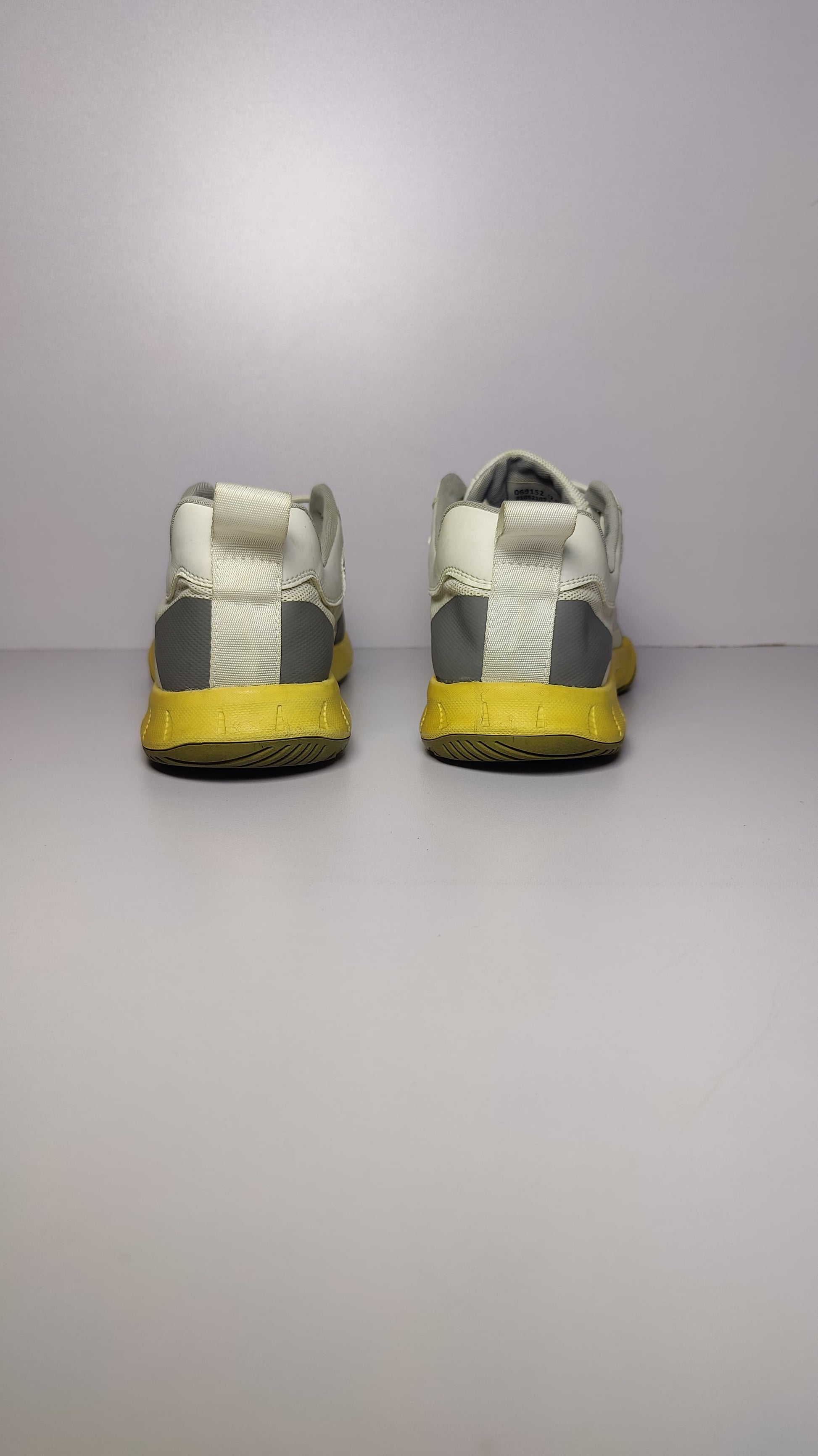 Open-Air Breathable Sneakers