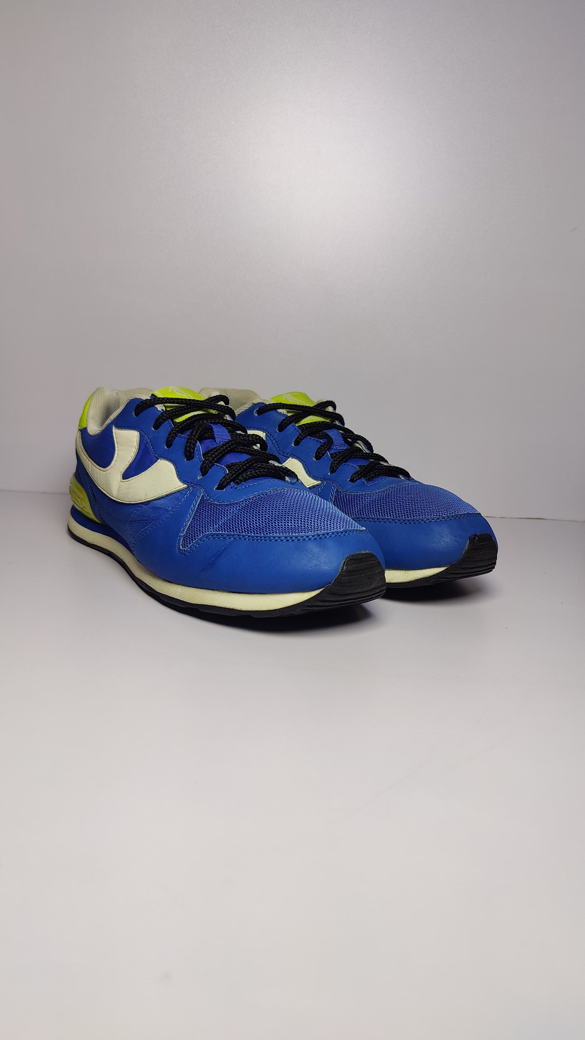Shaq Basketball Shoes – Blue & Parrot