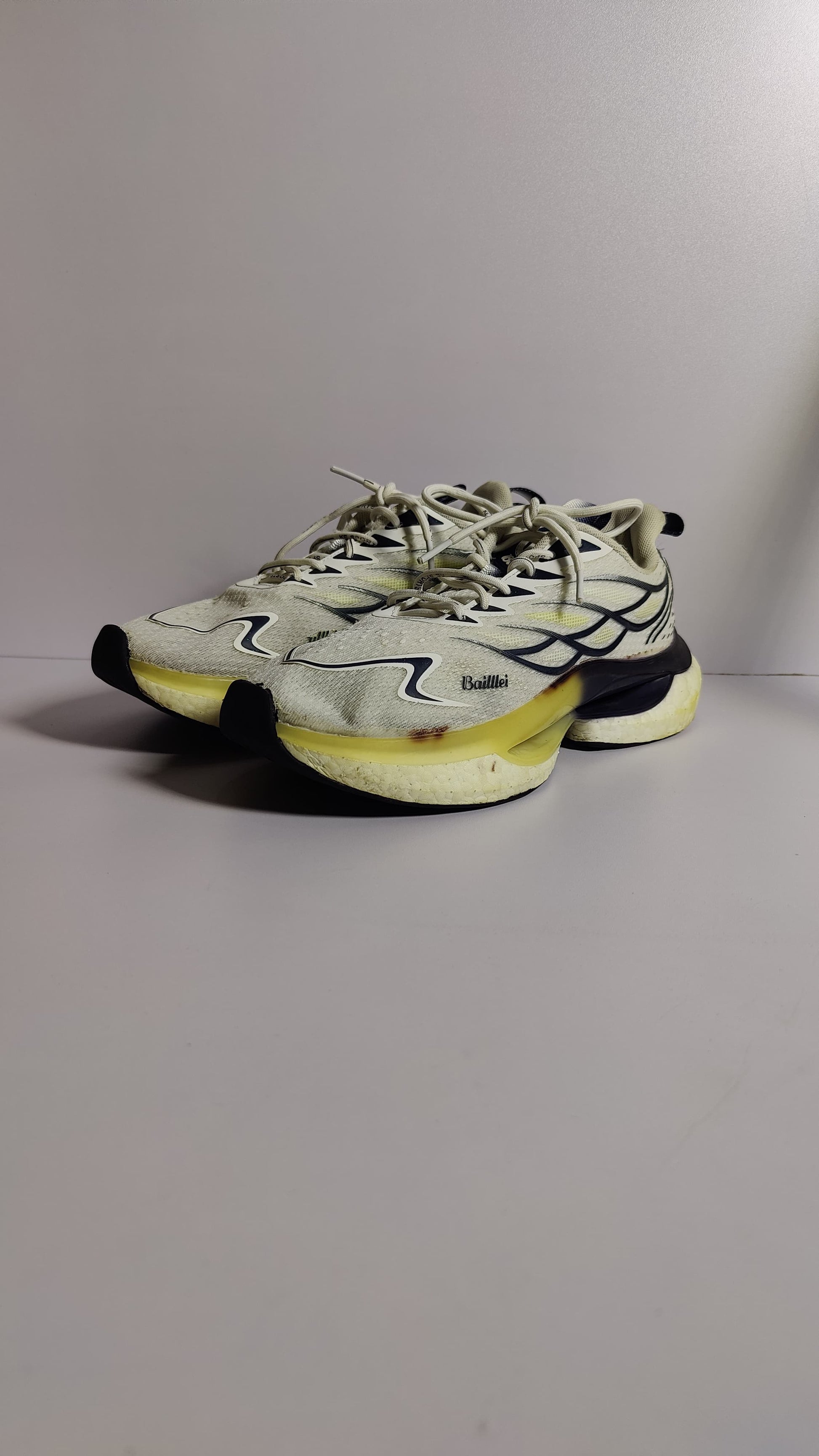 Men’s Sport Sneakers – Extra Boost