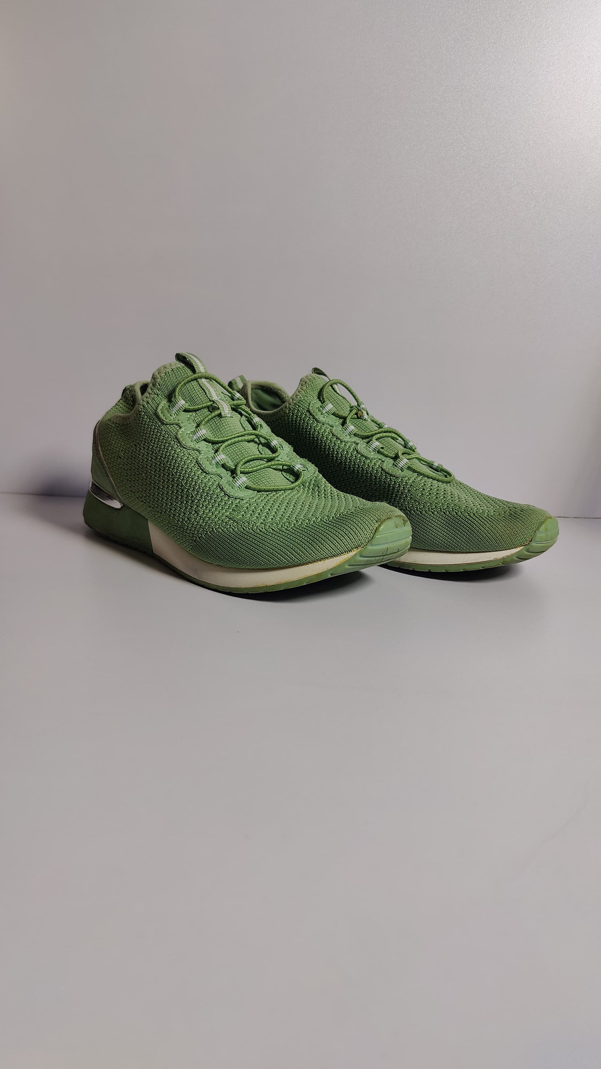 Vnce Women’s Green Laced Sneakers