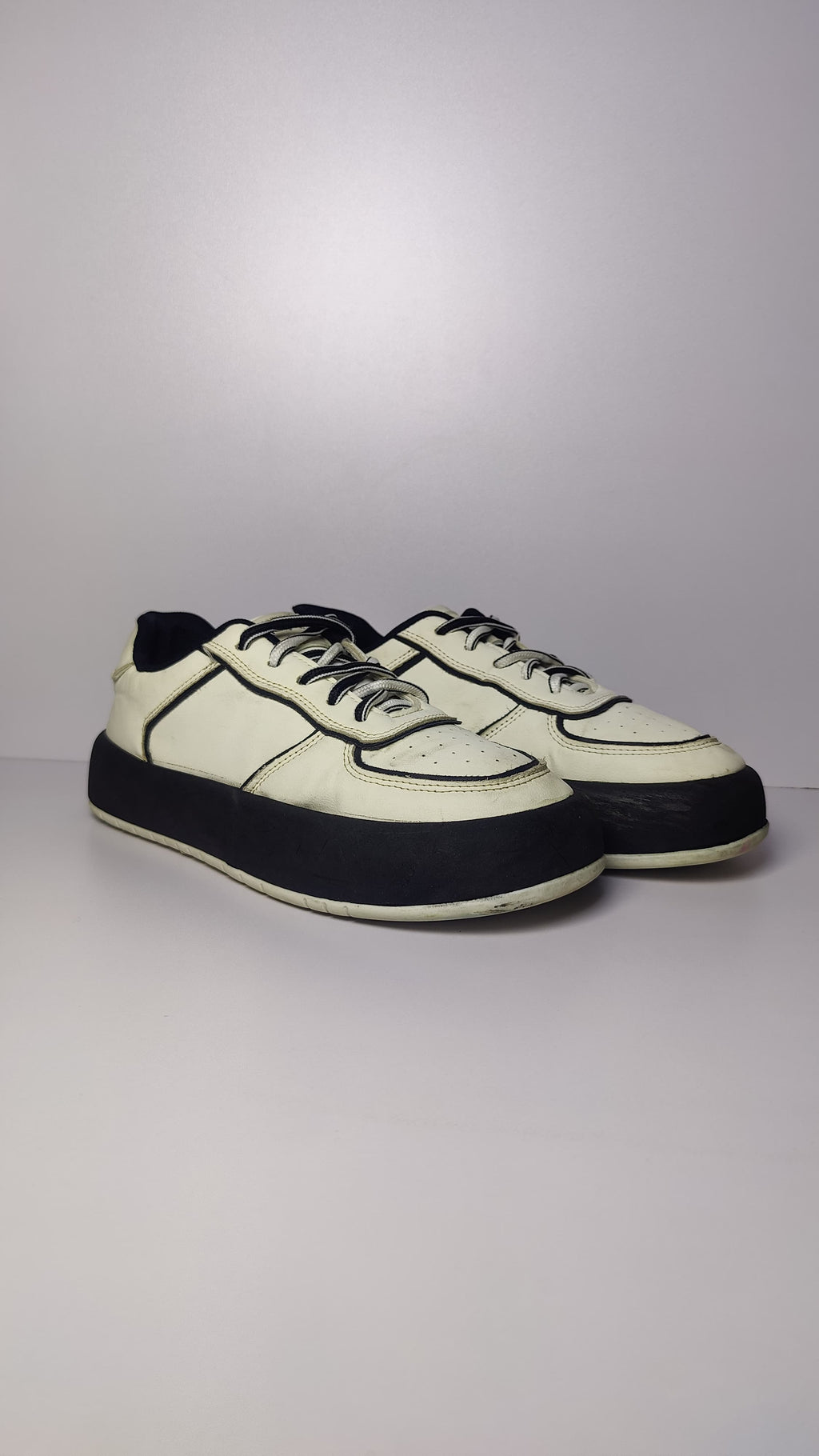 Men’s Casual Sneakers