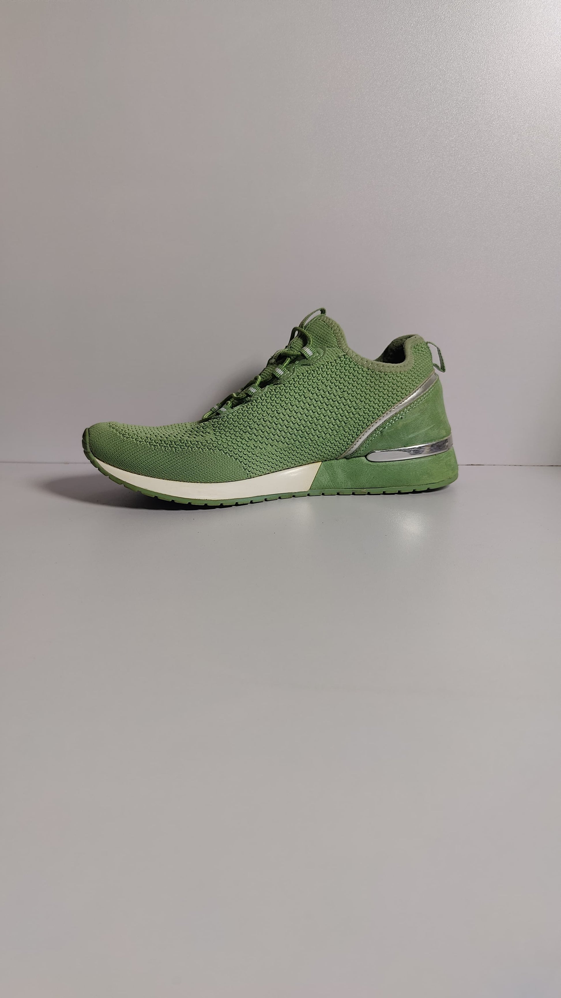 Vnce Women’s Green Laced Sneakers