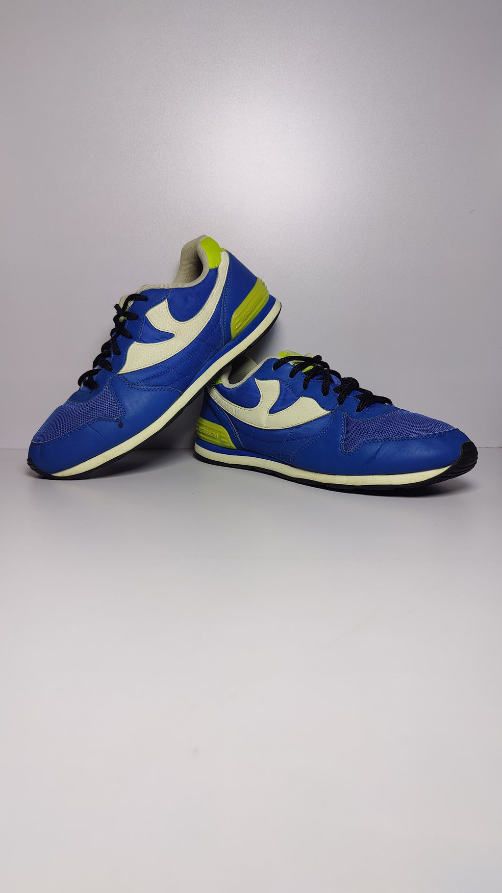 Shaq Basketball Shoes – Blue & Parrot