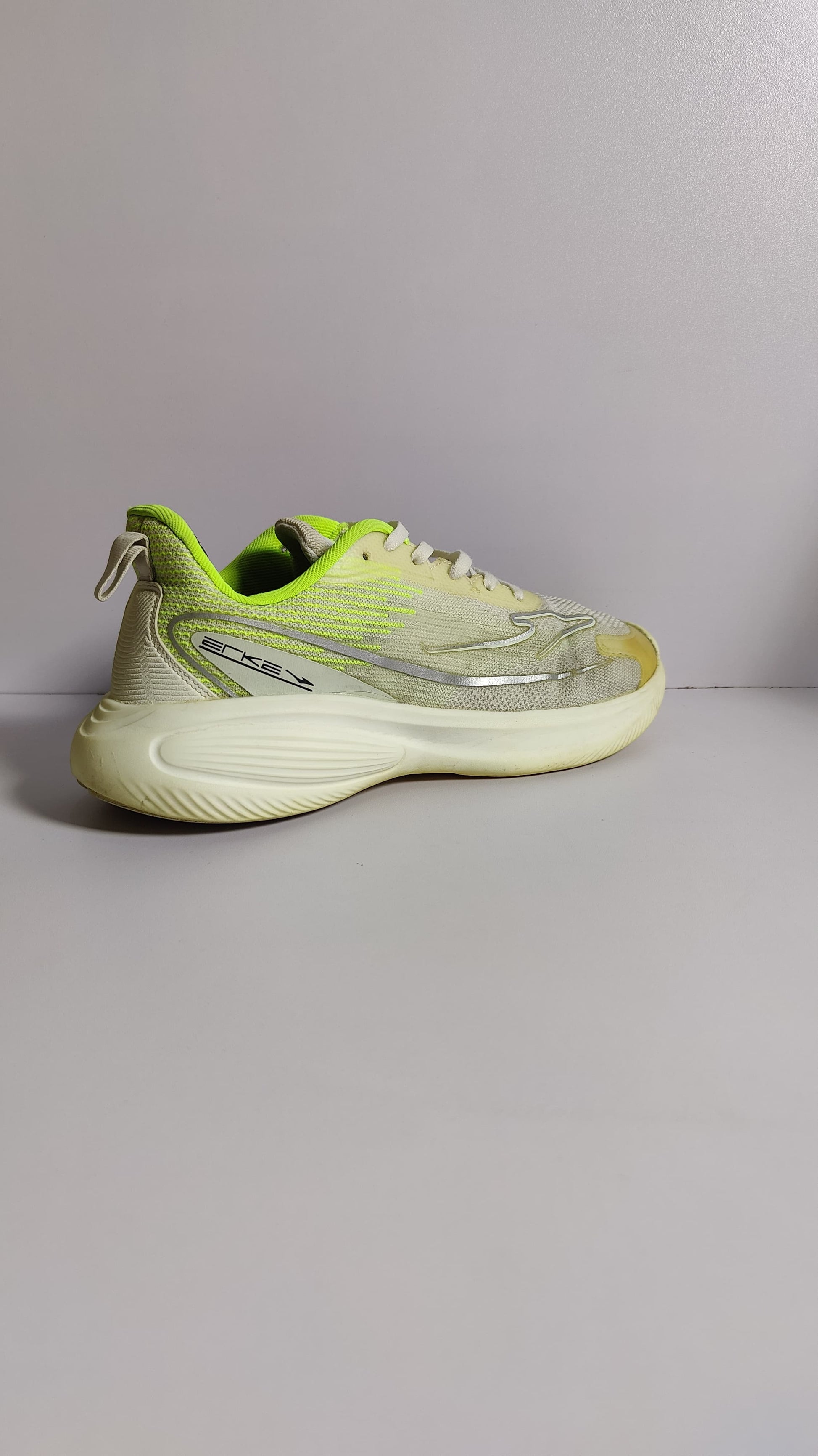Erke Bullets Running Shoes – White/Green (Men’s)