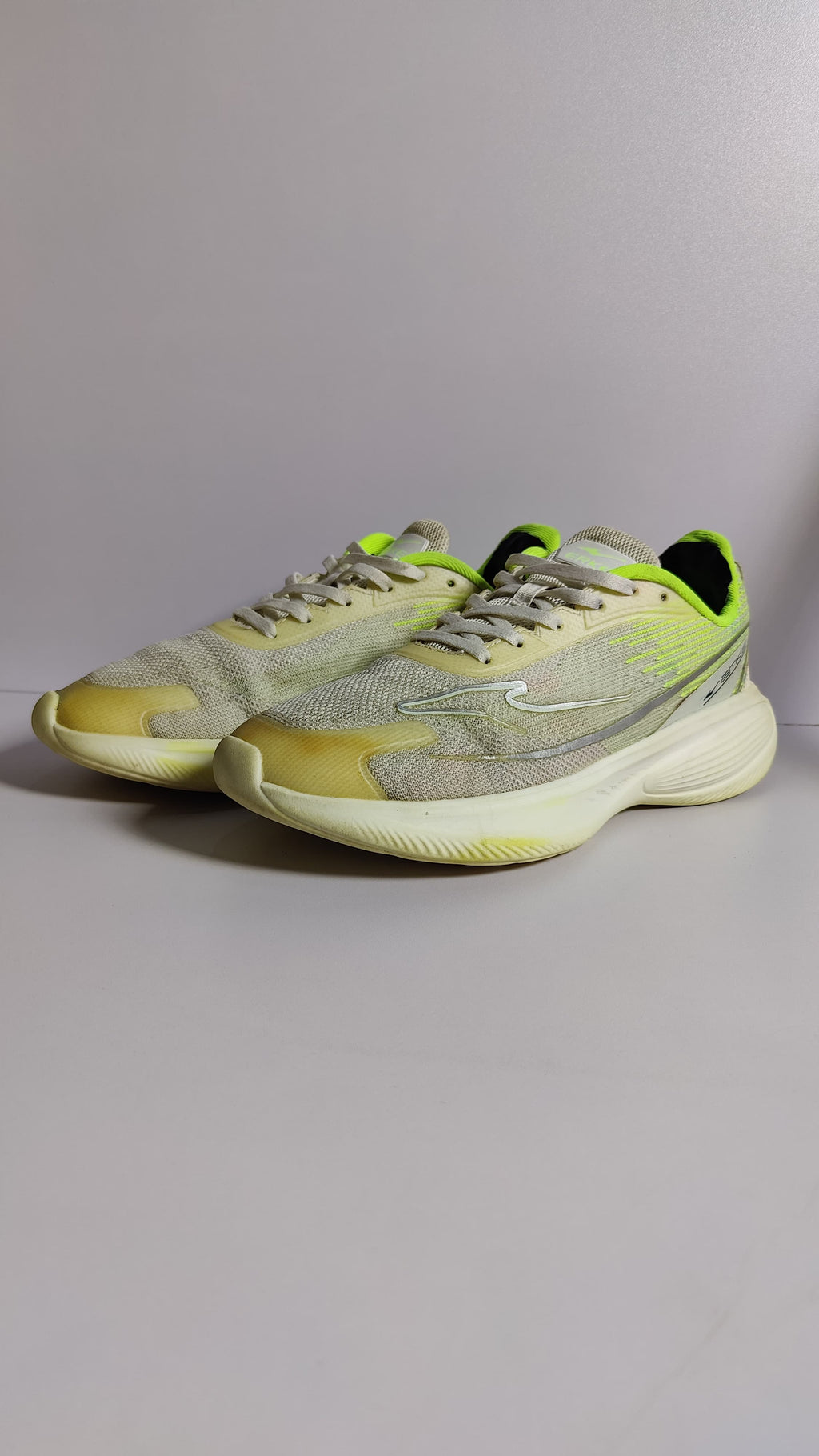 Erke Bullets Running Shoes – White/Green (Men’s)