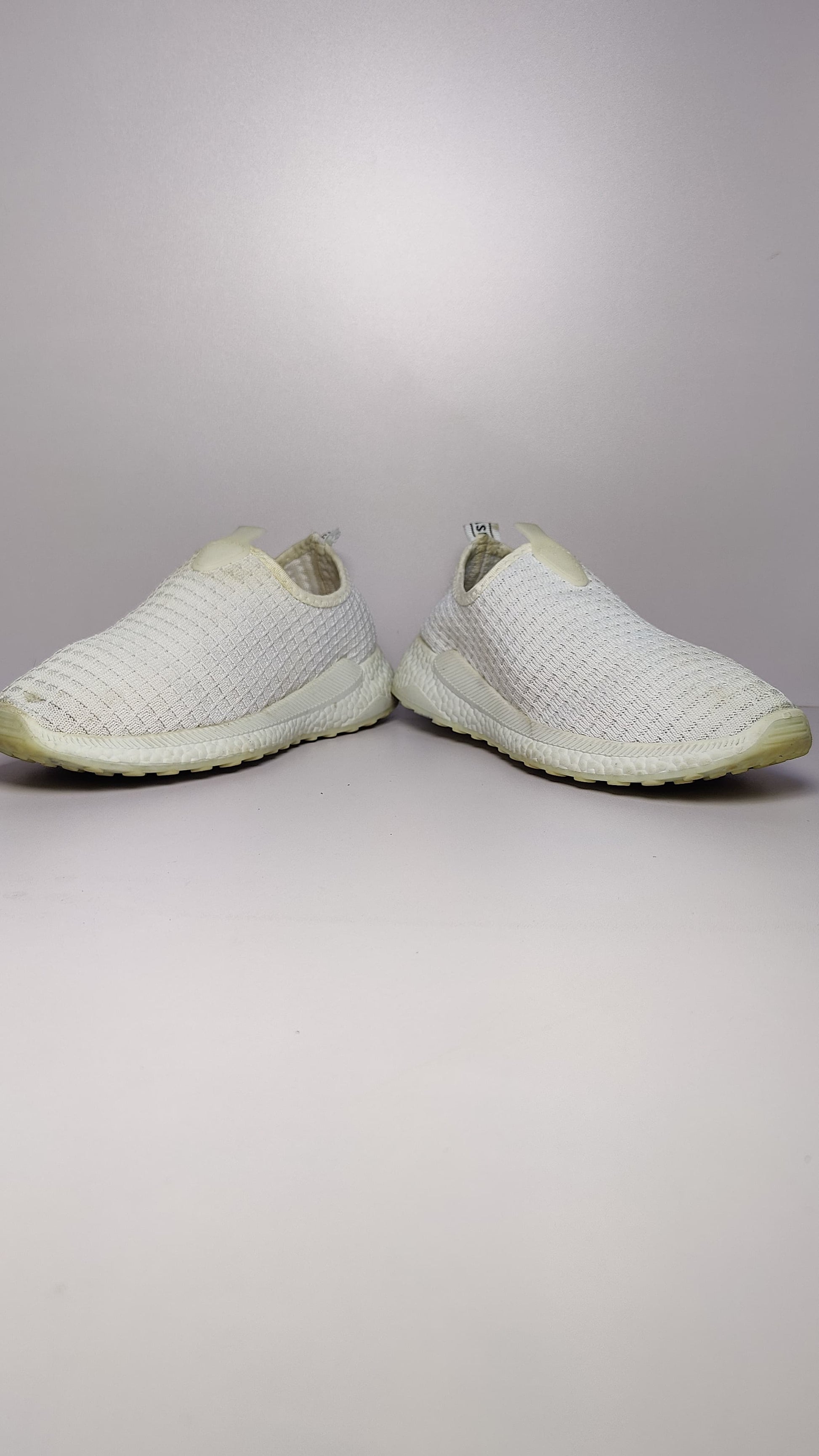 Women's Low-Top White Shoes