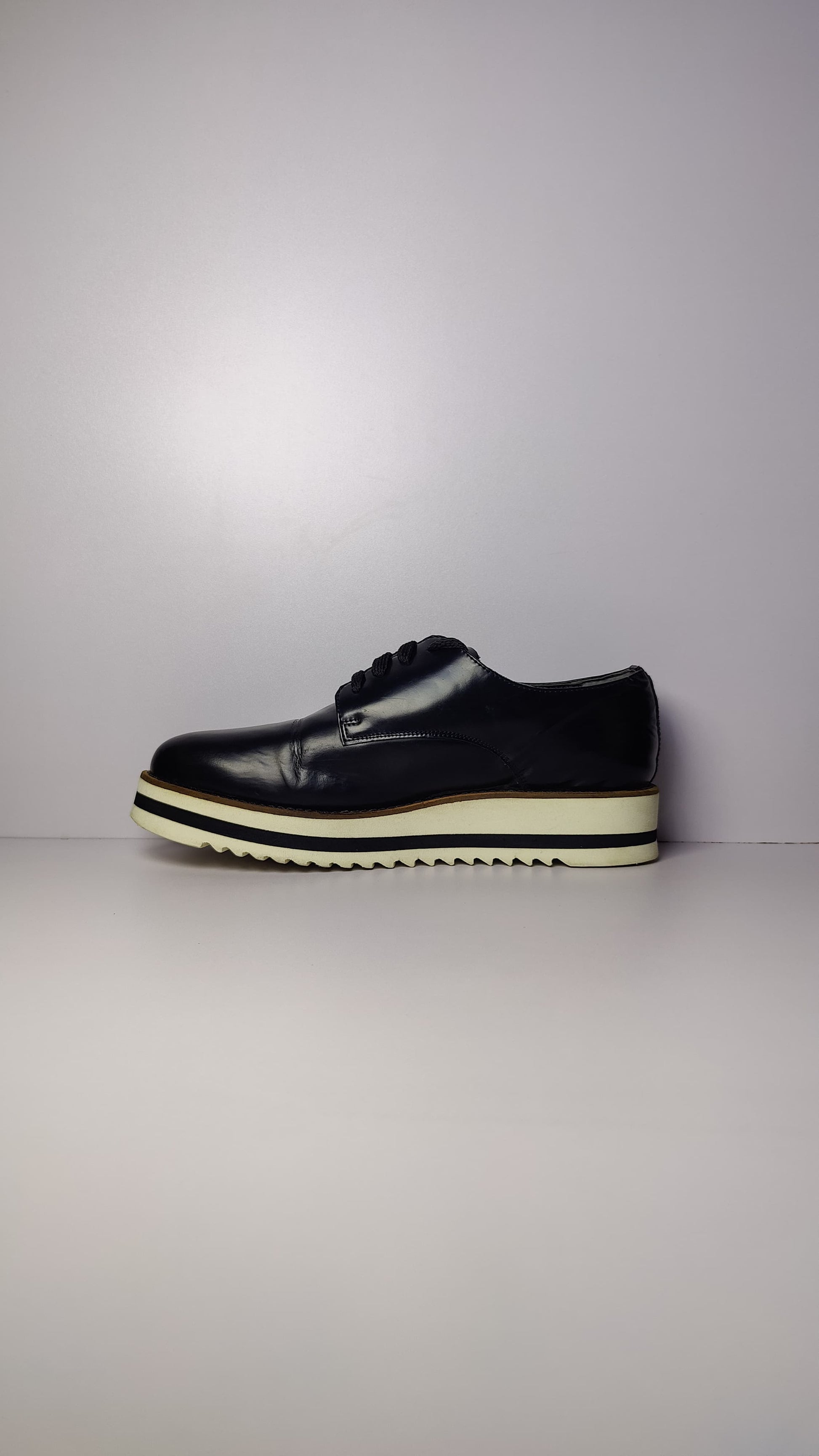Summit by White Mountain Heeled Oxford
